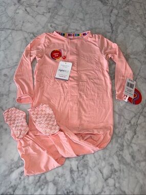 NWT Magnetic Me Modal RightFit Peach Footie with Grippy Feet 18/24M